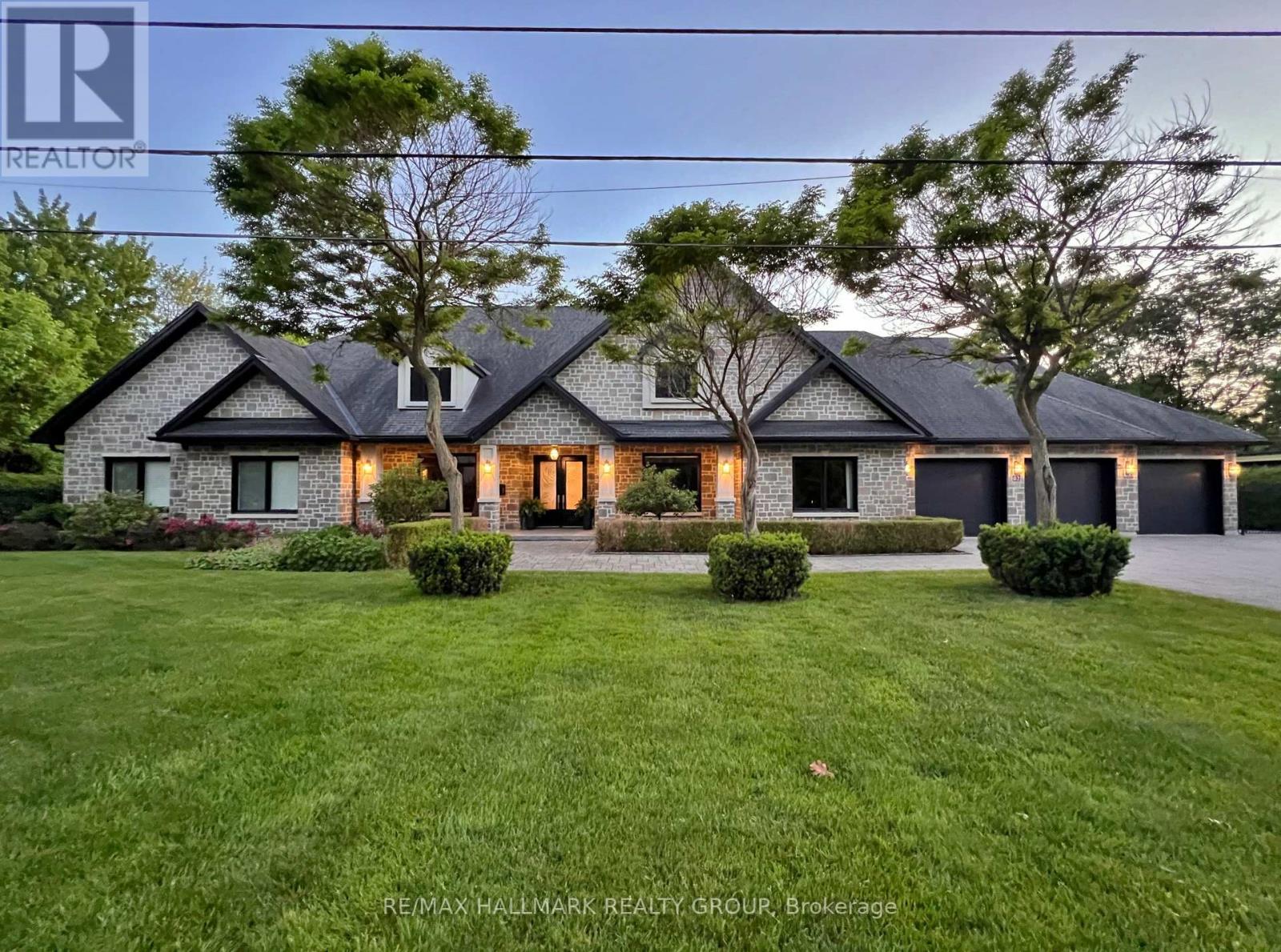 62 REBECCA CRESCENT - 1