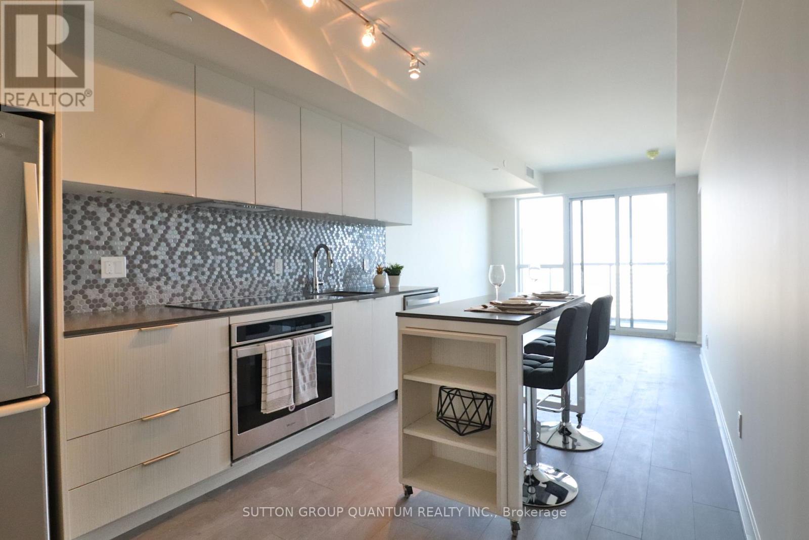 Listing photo of 2107 - 2 SONIC WAY