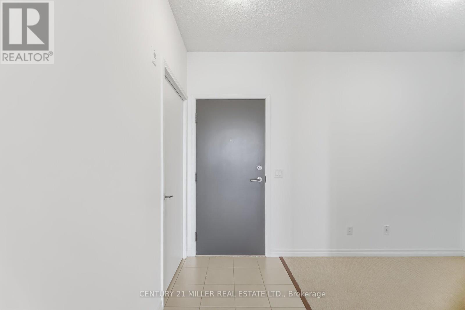 #PH08 35 SARANAC BOULEVARD - 10