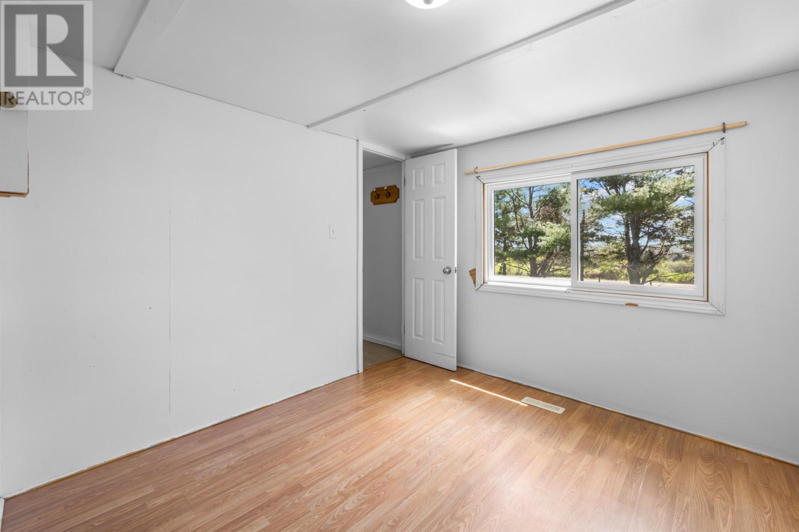 1146 Queens Road - 21