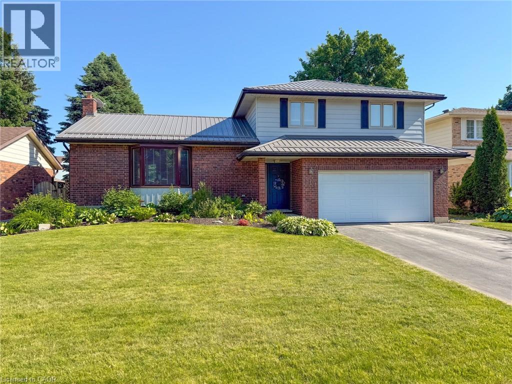 3-bedroom home for sale at 114 LYNNDALE Road, Simcoe ON · photo 2 of 44
