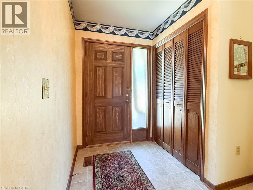 3-bedroom home for sale at 114 LYNNDALE Road, Simcoe ON · photo 7 of 44