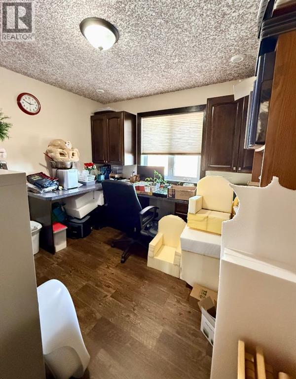 9206 94 Street - 23
