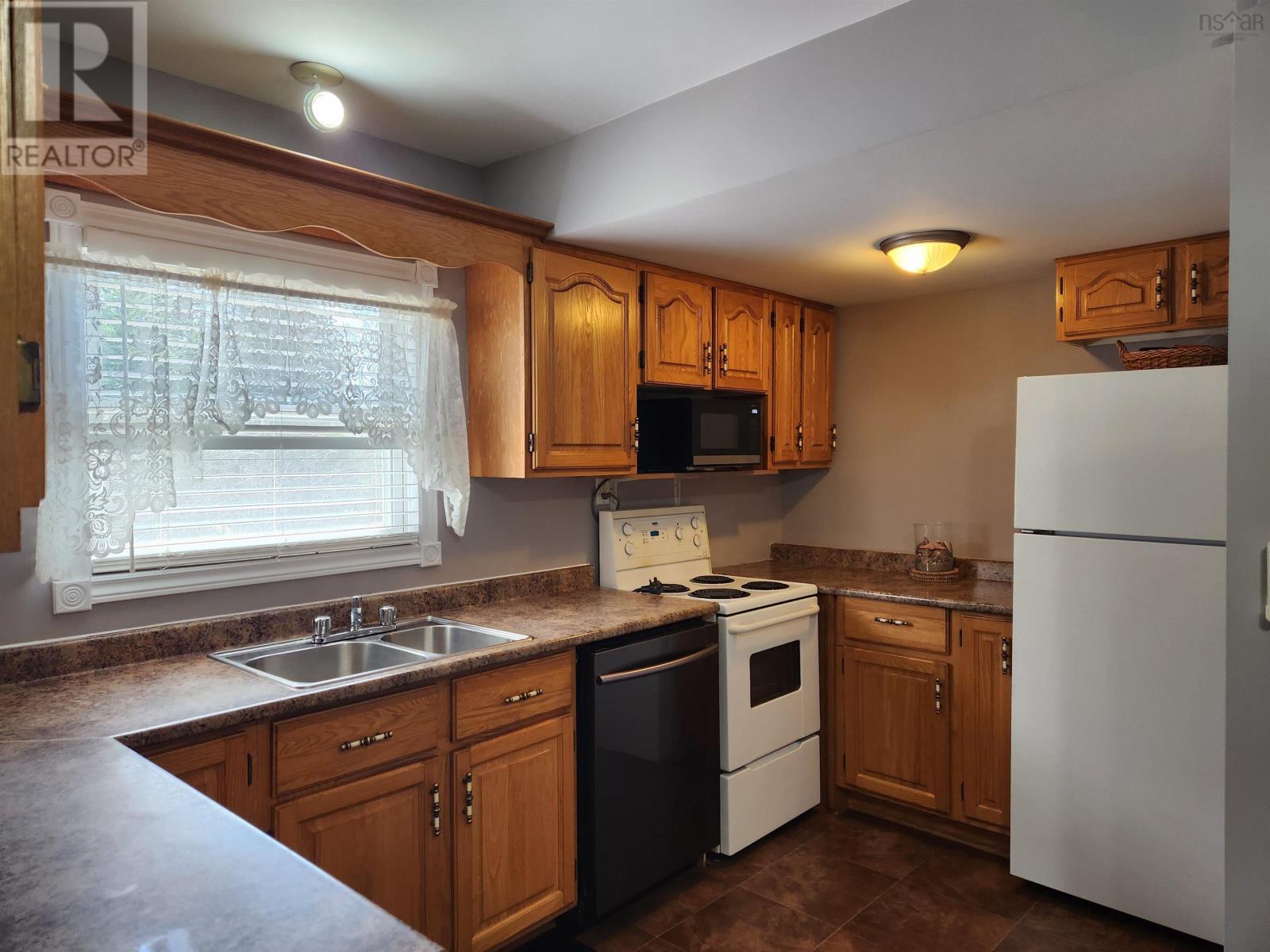 2280 Loch Lomond Road - 6