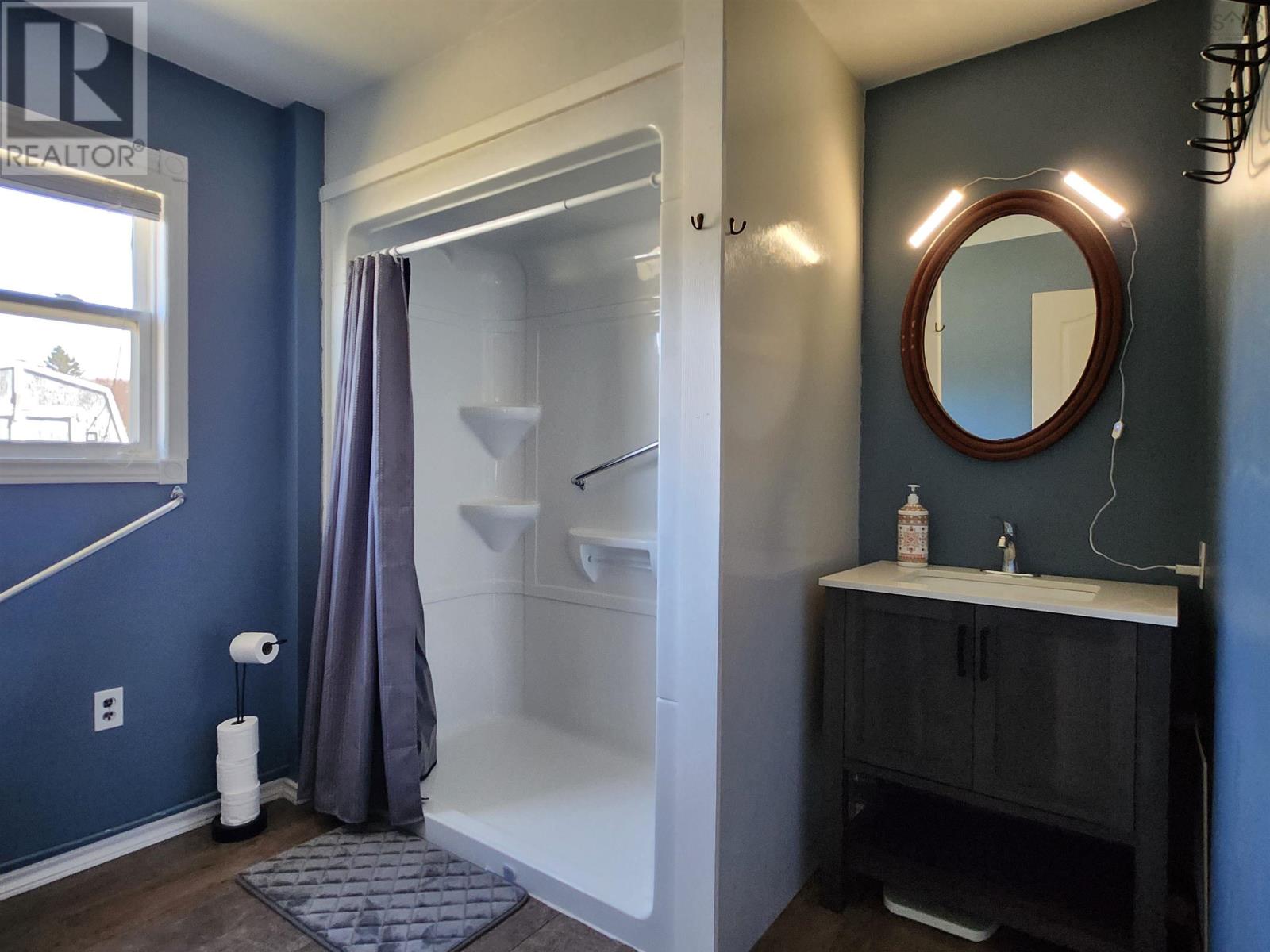 2280 Loch Lomond Road - 9