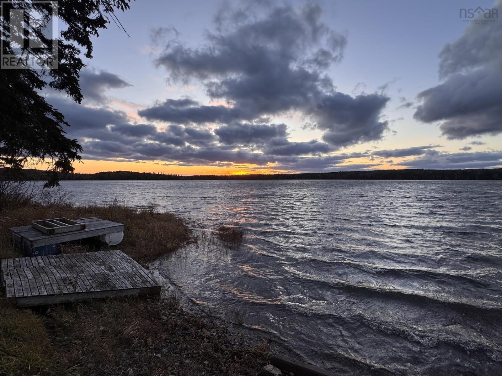 2280 Loch Lomond Road - 25