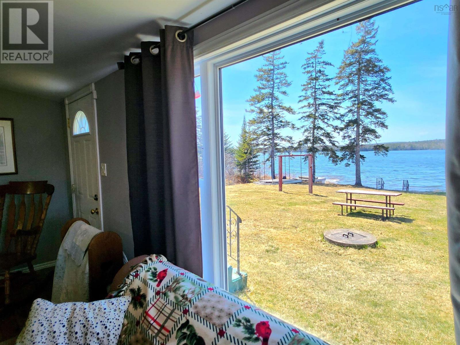 2280 Loch Lomond Road - 17