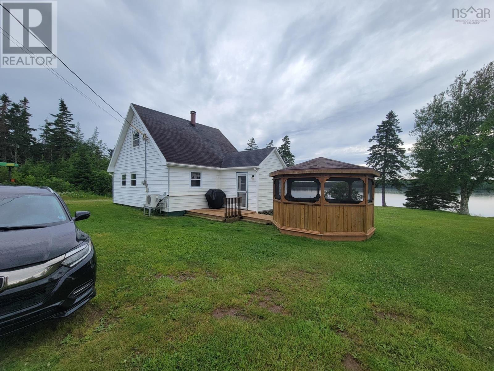 2280 Loch Lomond Road - 32