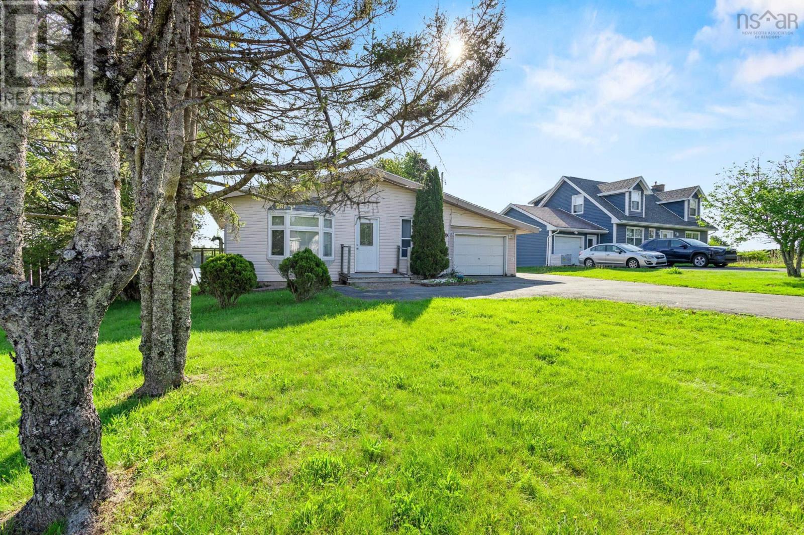 Property 4 of 47 of 2883 Sackville Drive