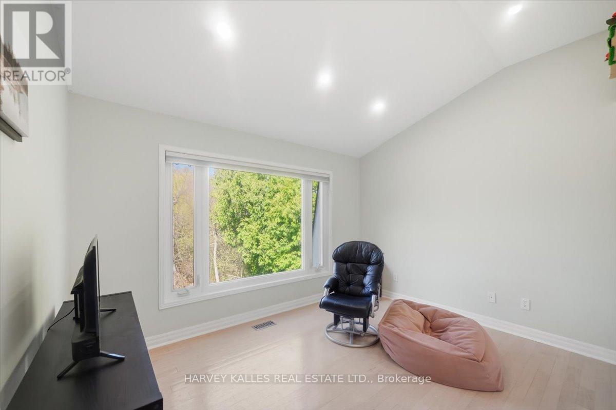 72 WALMER ROAD - 29