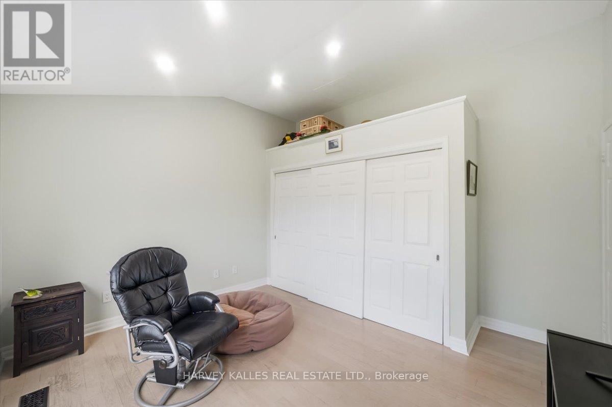 72 WALMER ROAD - 30