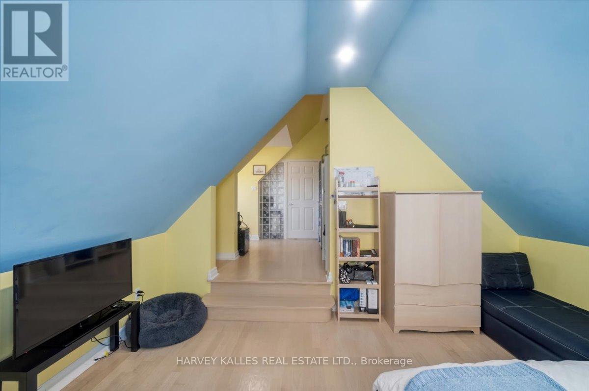 72 WALMER ROAD - 36