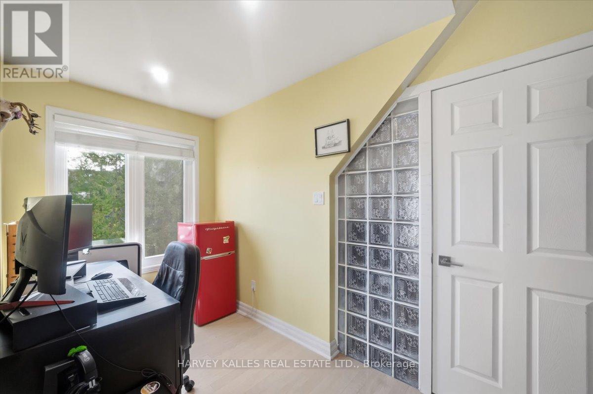 72 WALMER ROAD - 38