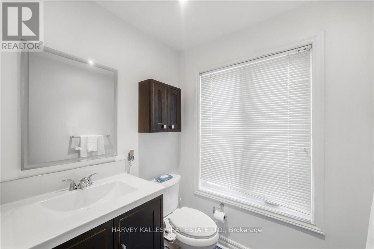 72 WALMER ROAD - 39