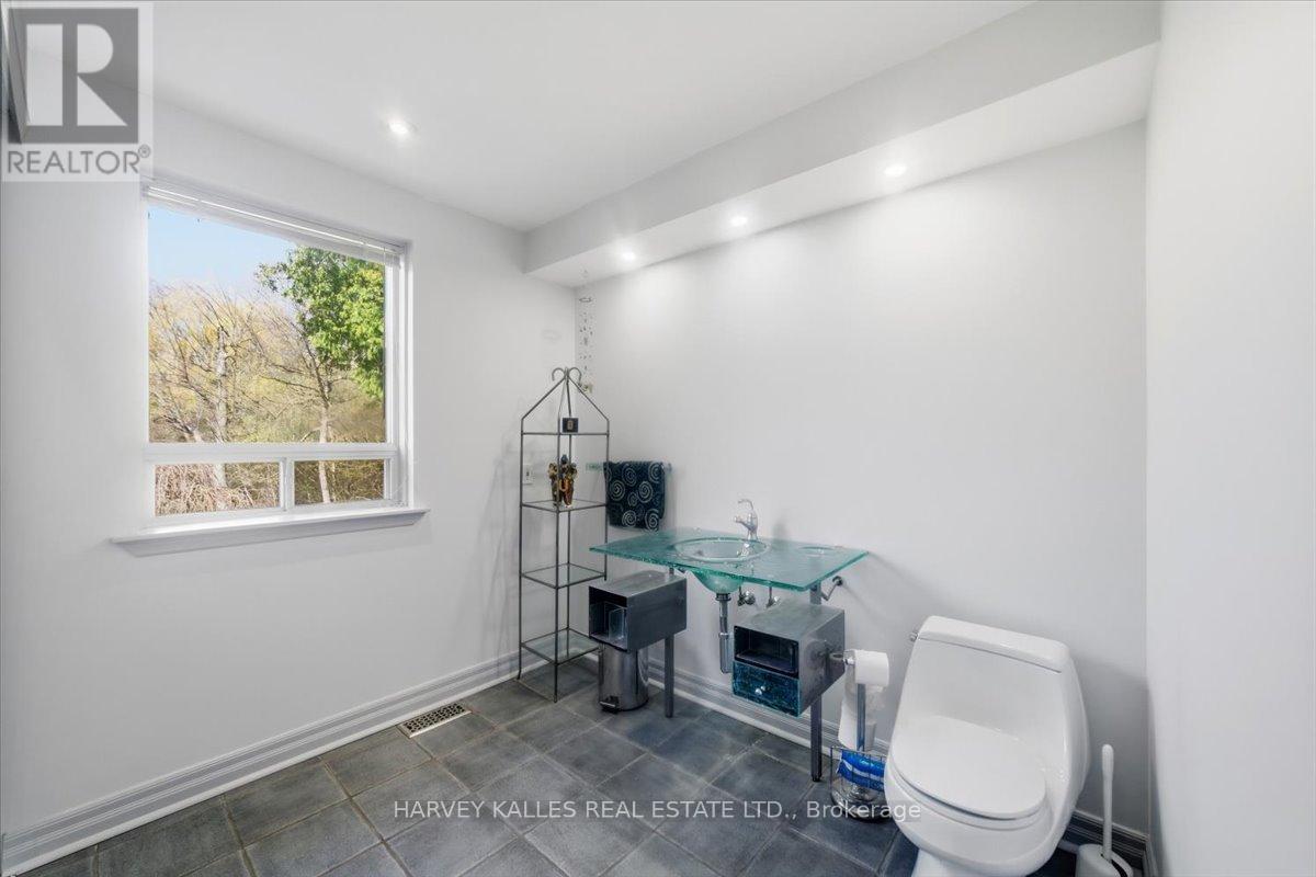 72 WALMER ROAD - 40