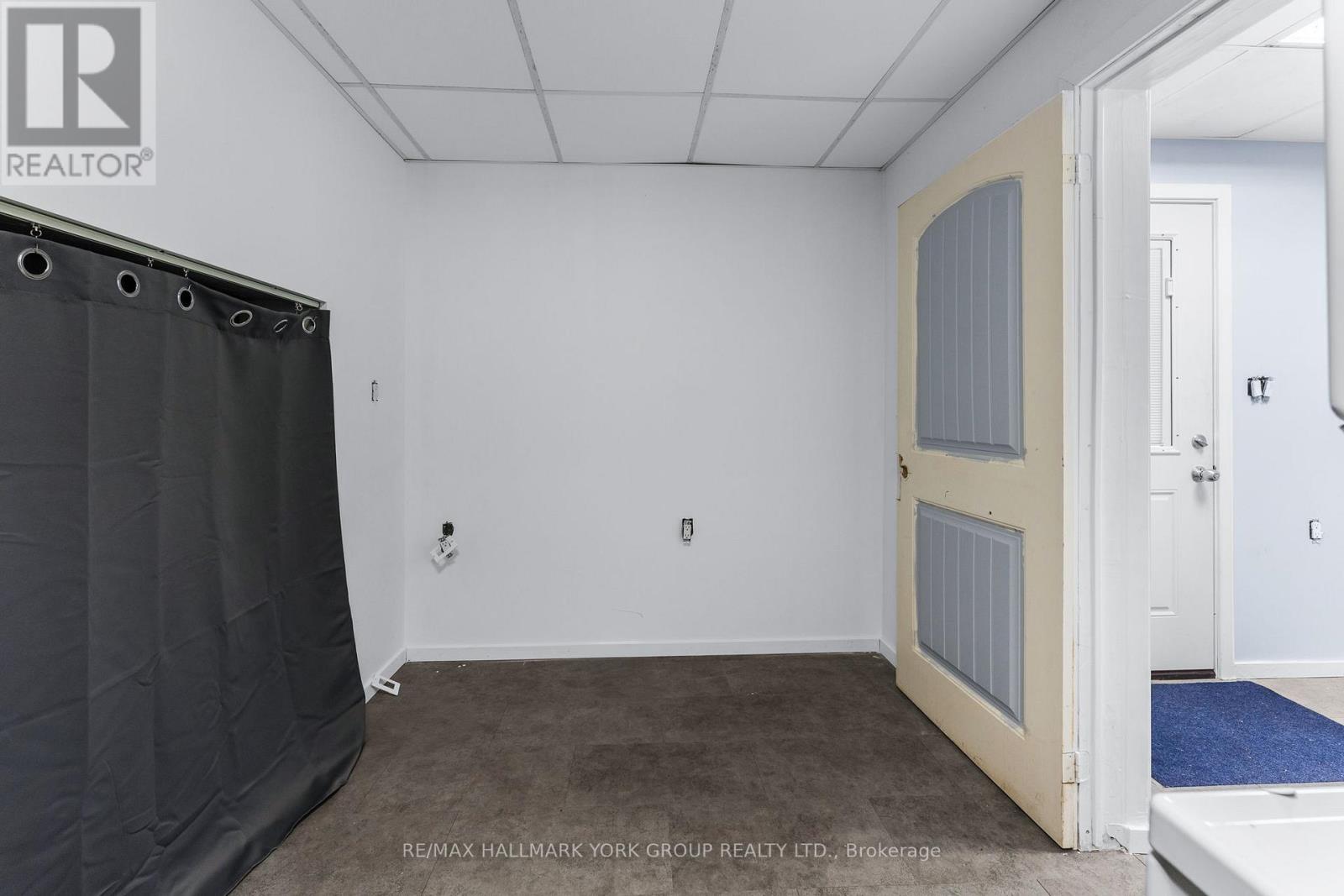55 MALONE ROAD - 37