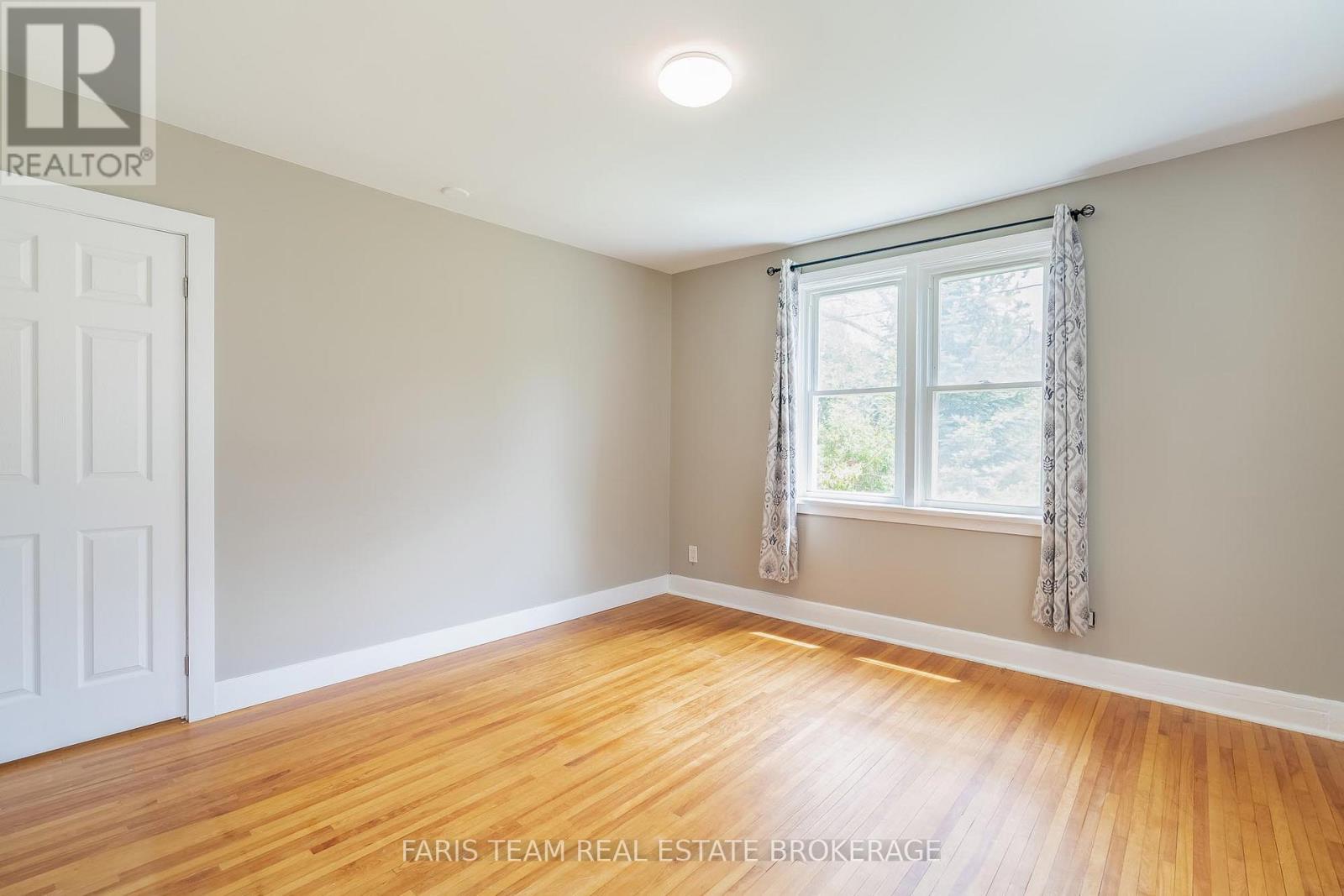 18 HOLGATE STREET - 13