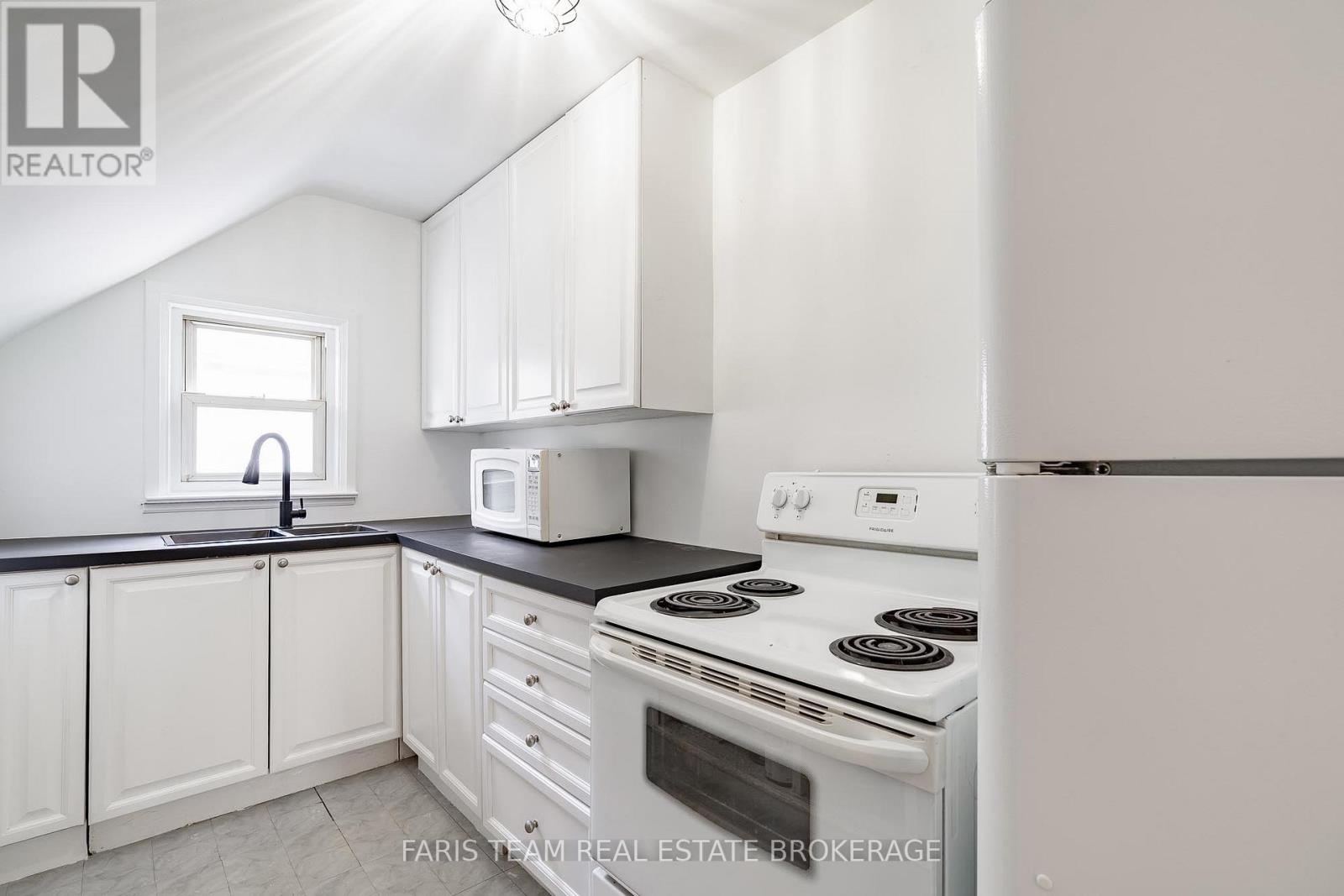 18 HOLGATE STREET - 19