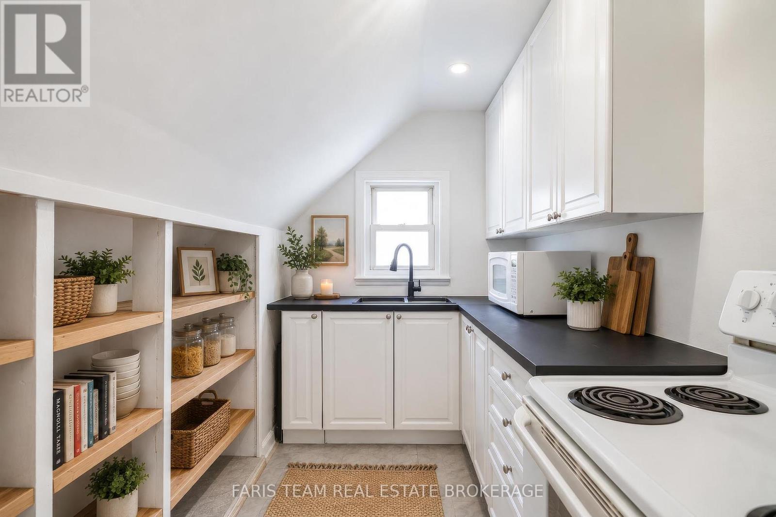18 HOLGATE STREET - 20