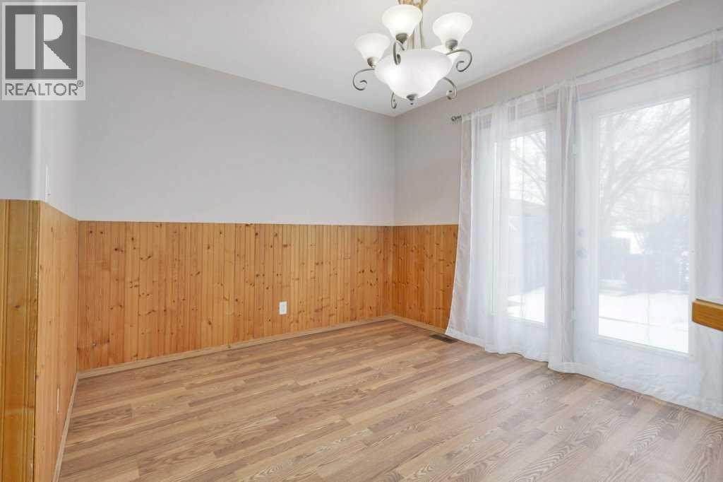 220 Deschner Close — photo 16