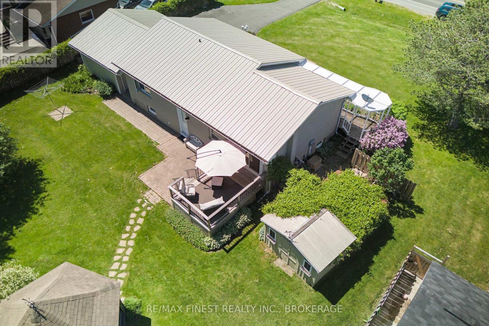 301 COUNTY RD 8 - 32