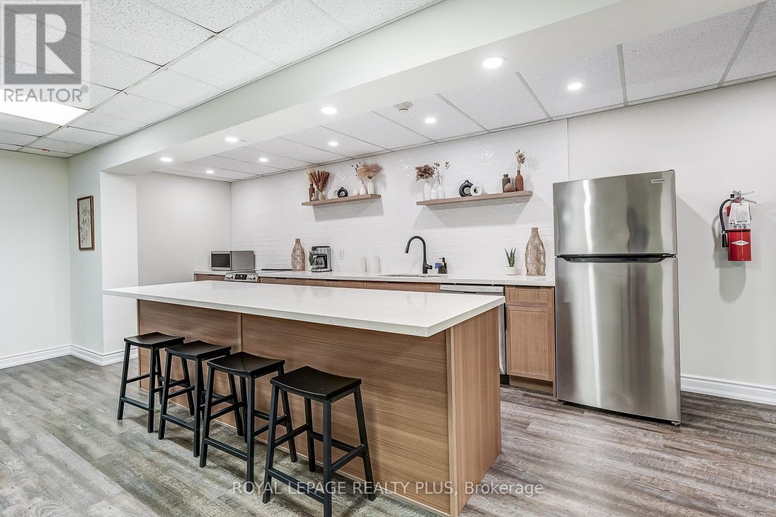 #906 1320 MISSISSAUGA VALLEY BOULEVARD - 34