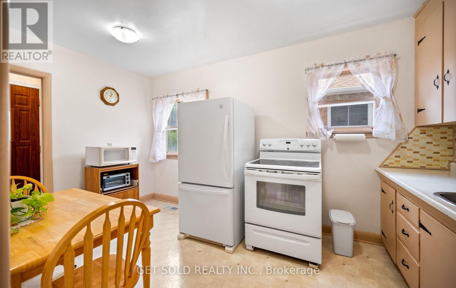 131 CLEARBROOKE CIRCLE - 12