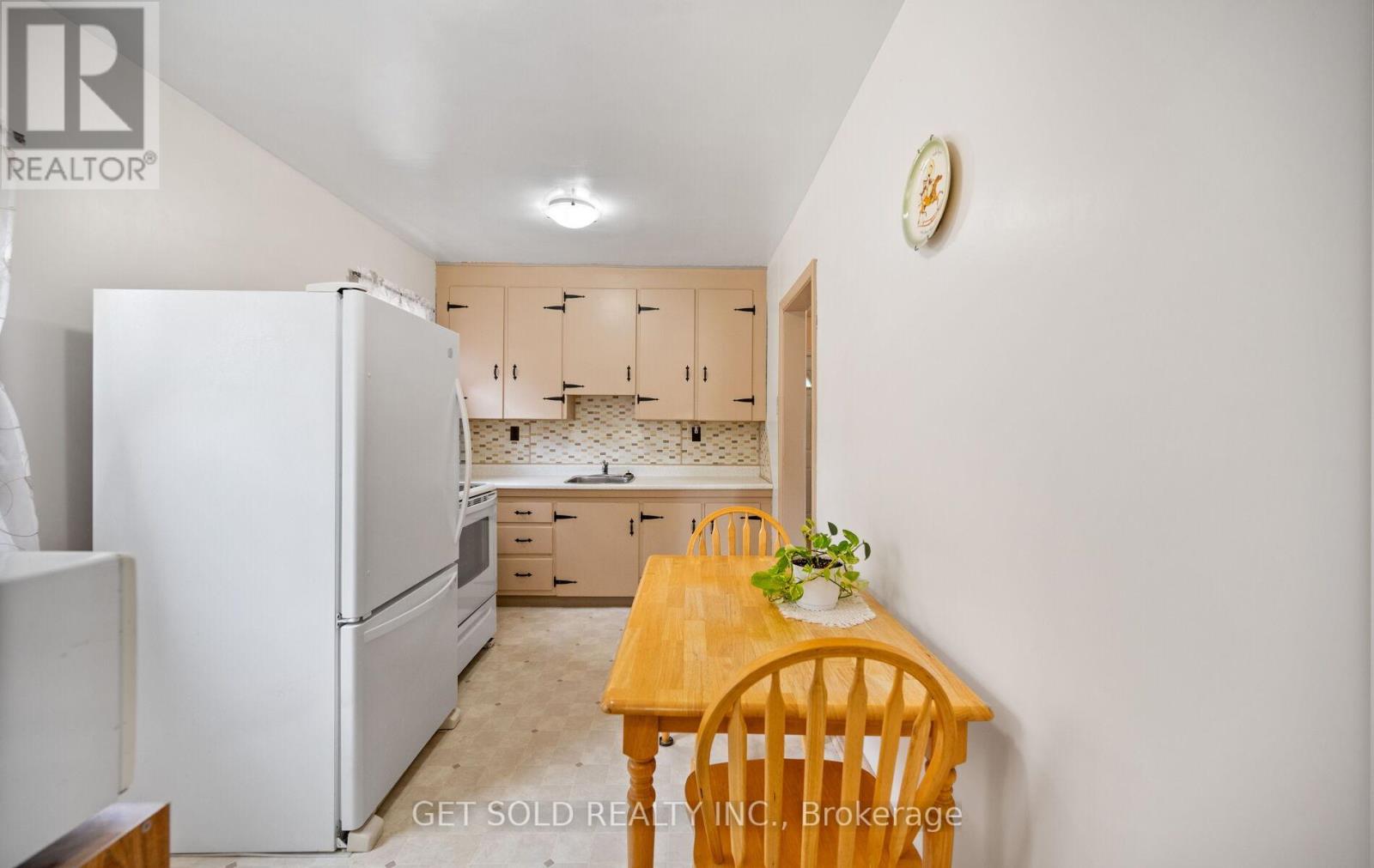 131 CLEARBROOKE CIRCLE - 16