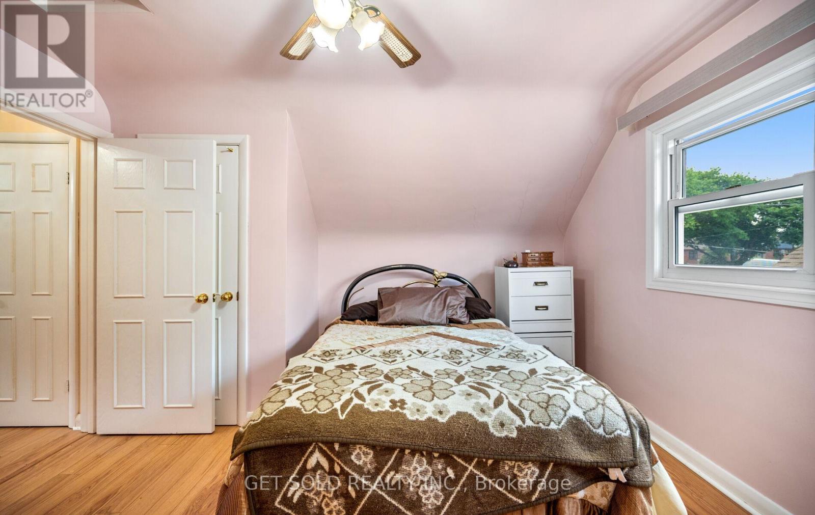 131 CLEARBROOKE CIRCLE - 25