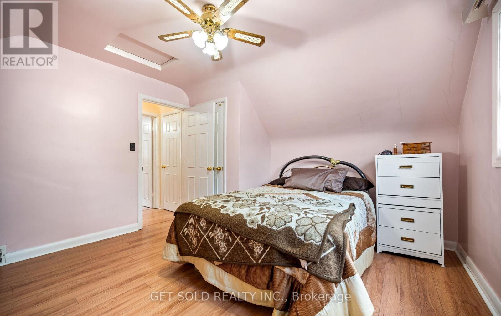 131 CLEARBROOKE CIRCLE - 26
