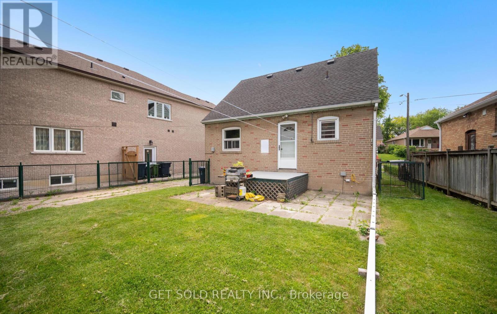 131 CLEARBROOKE CIRCLE - 31
