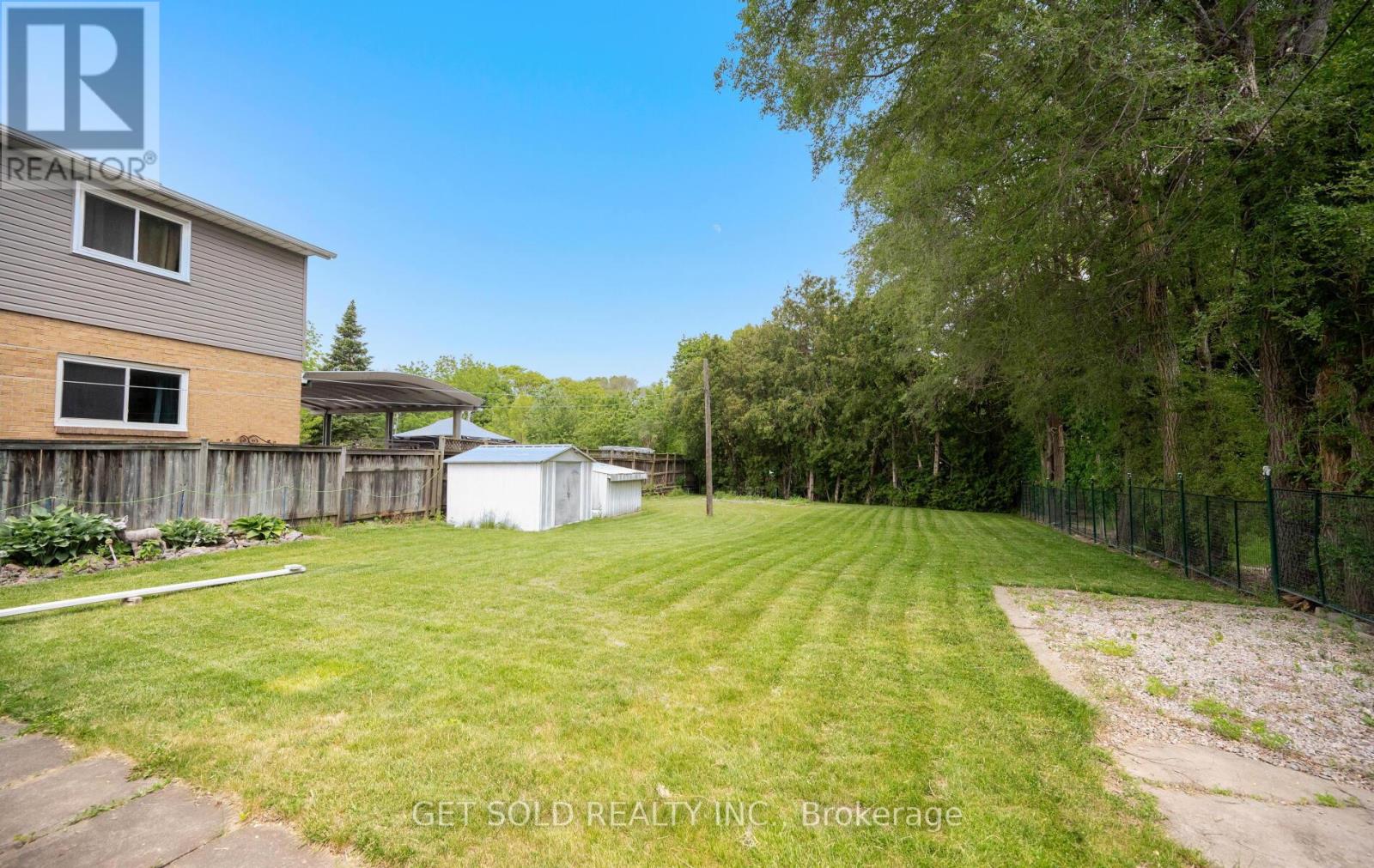 131 CLEARBROOKE CIRCLE - 33