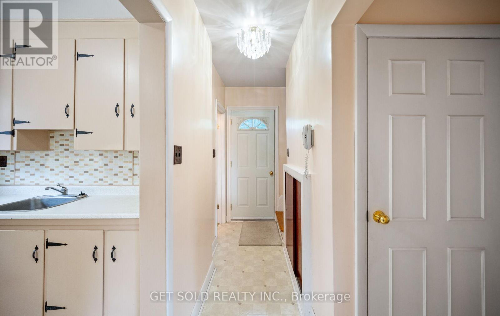 131 CLEARBROOKE CIRCLE - 9