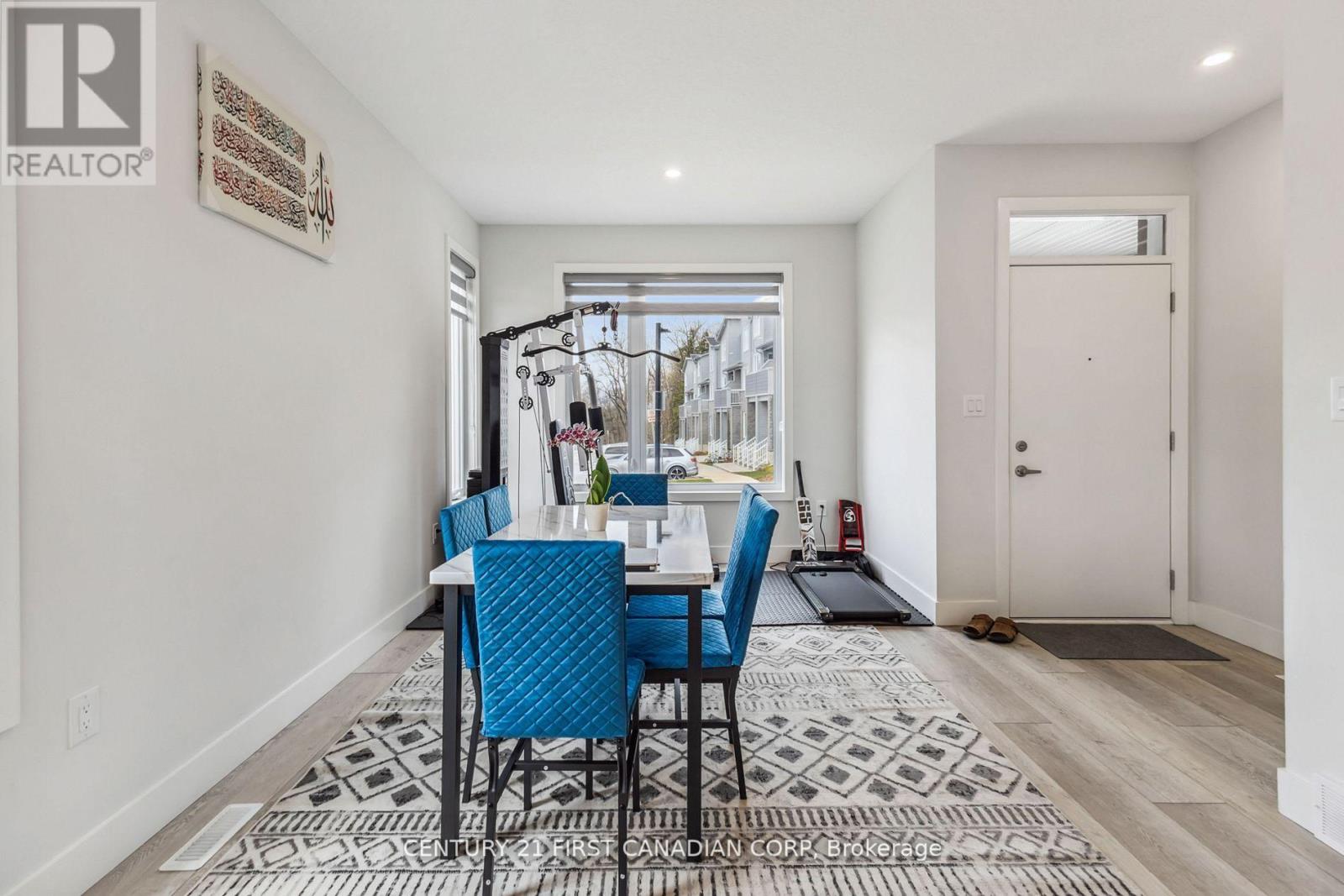 #21 990 DEVERON CRESCENT - 12