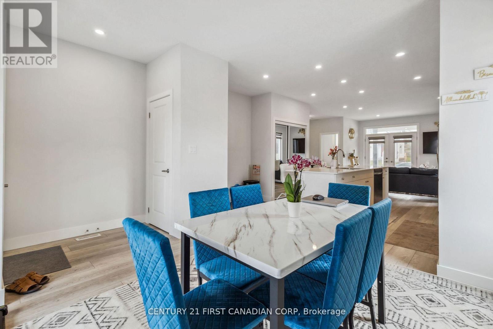 #21 990 DEVERON CRESCENT - 15