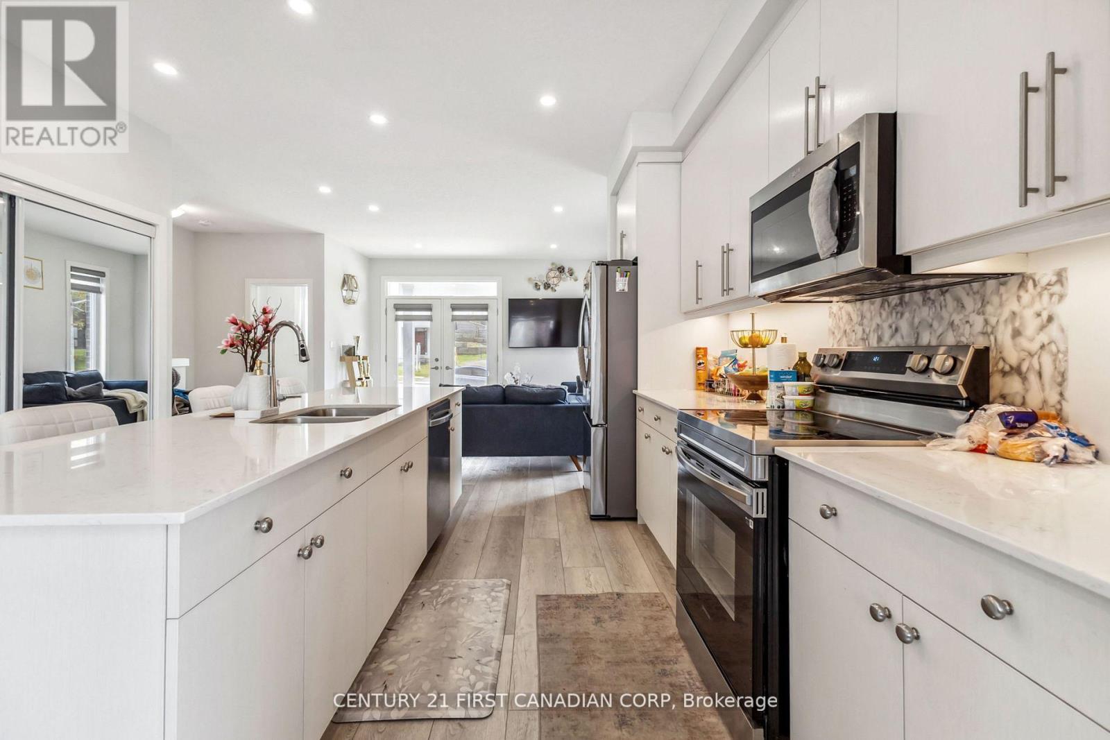 #21 990 DEVERON CRESCENT - 19