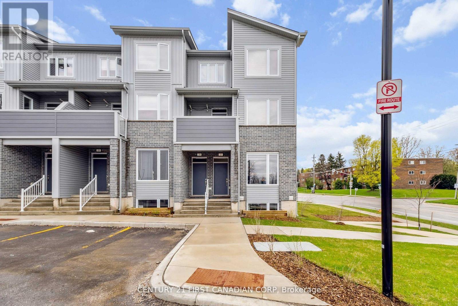 #21 990 DEVERON CRESCENT - 3