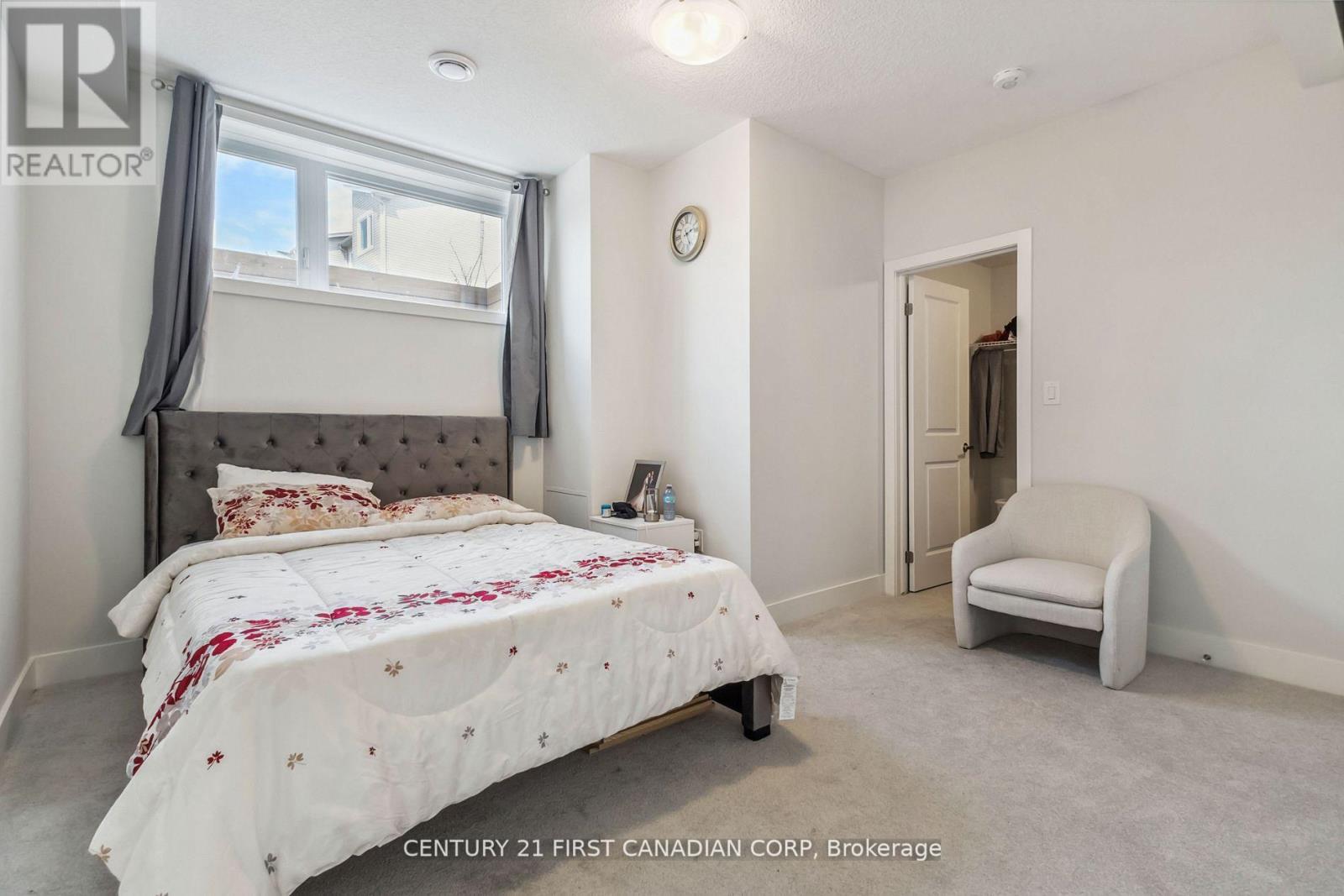 #21 990 DEVERON CRESCENT - 31