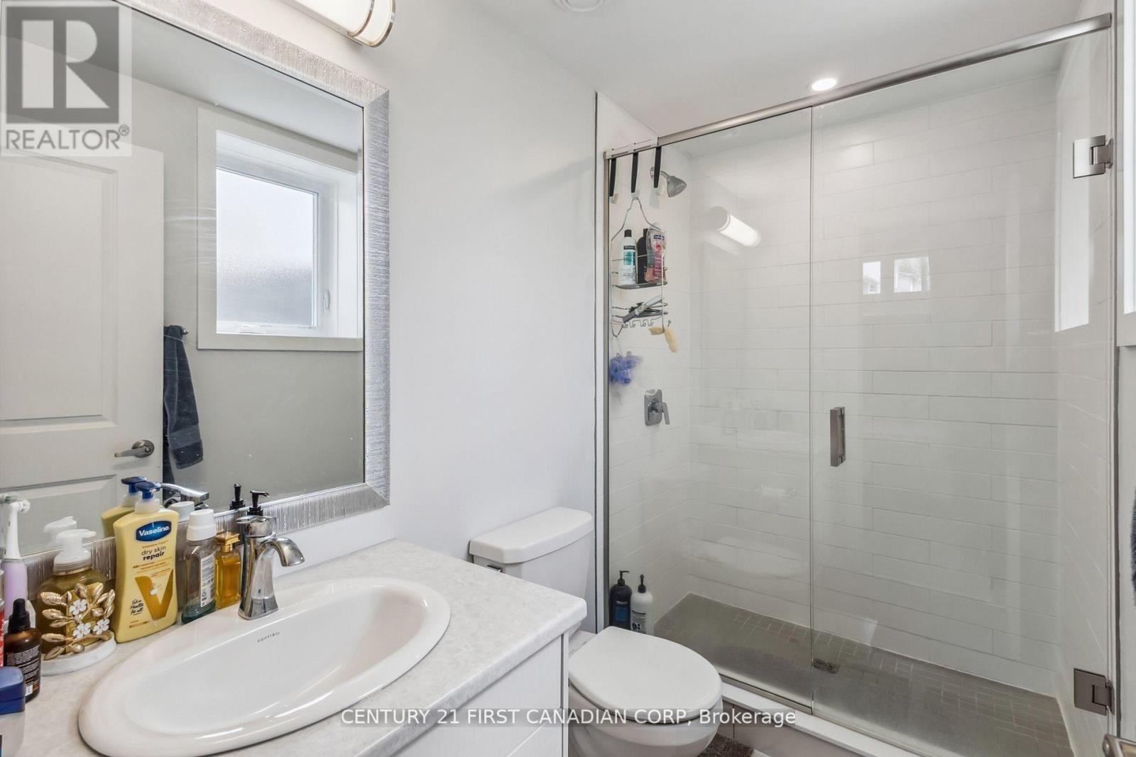 #21 990 DEVERON CRESCENT - 34