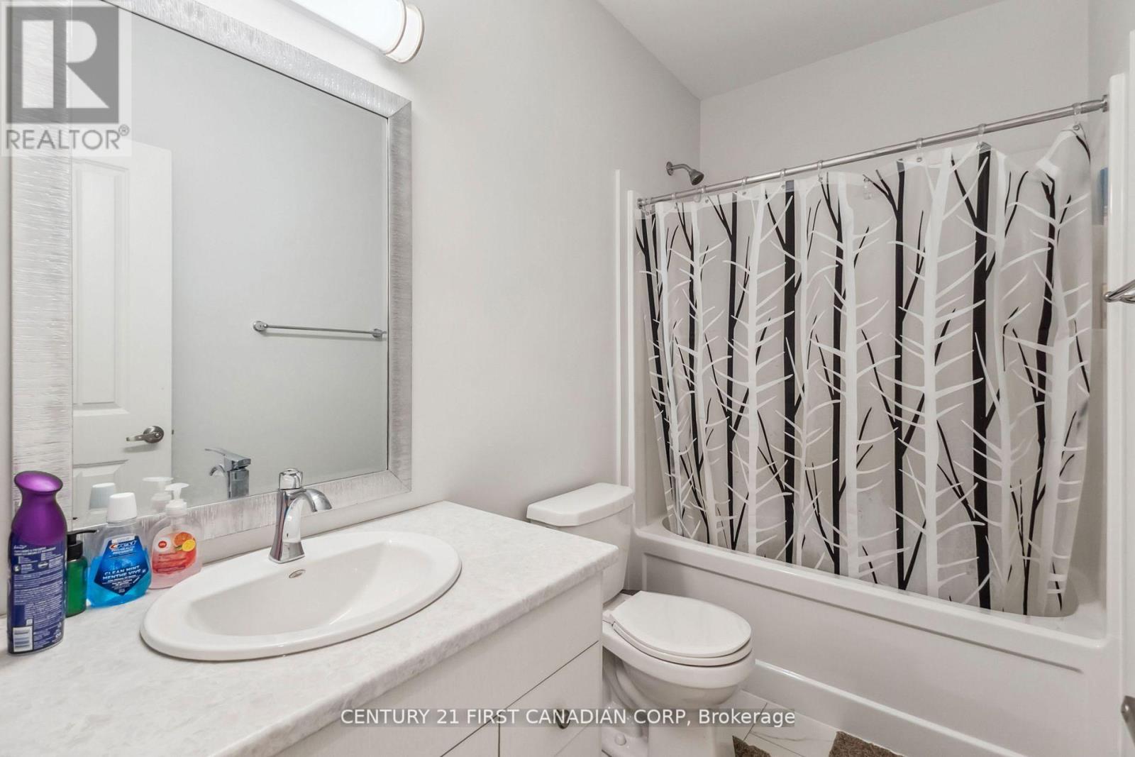 #21 990 DEVERON CRESCENT - 35