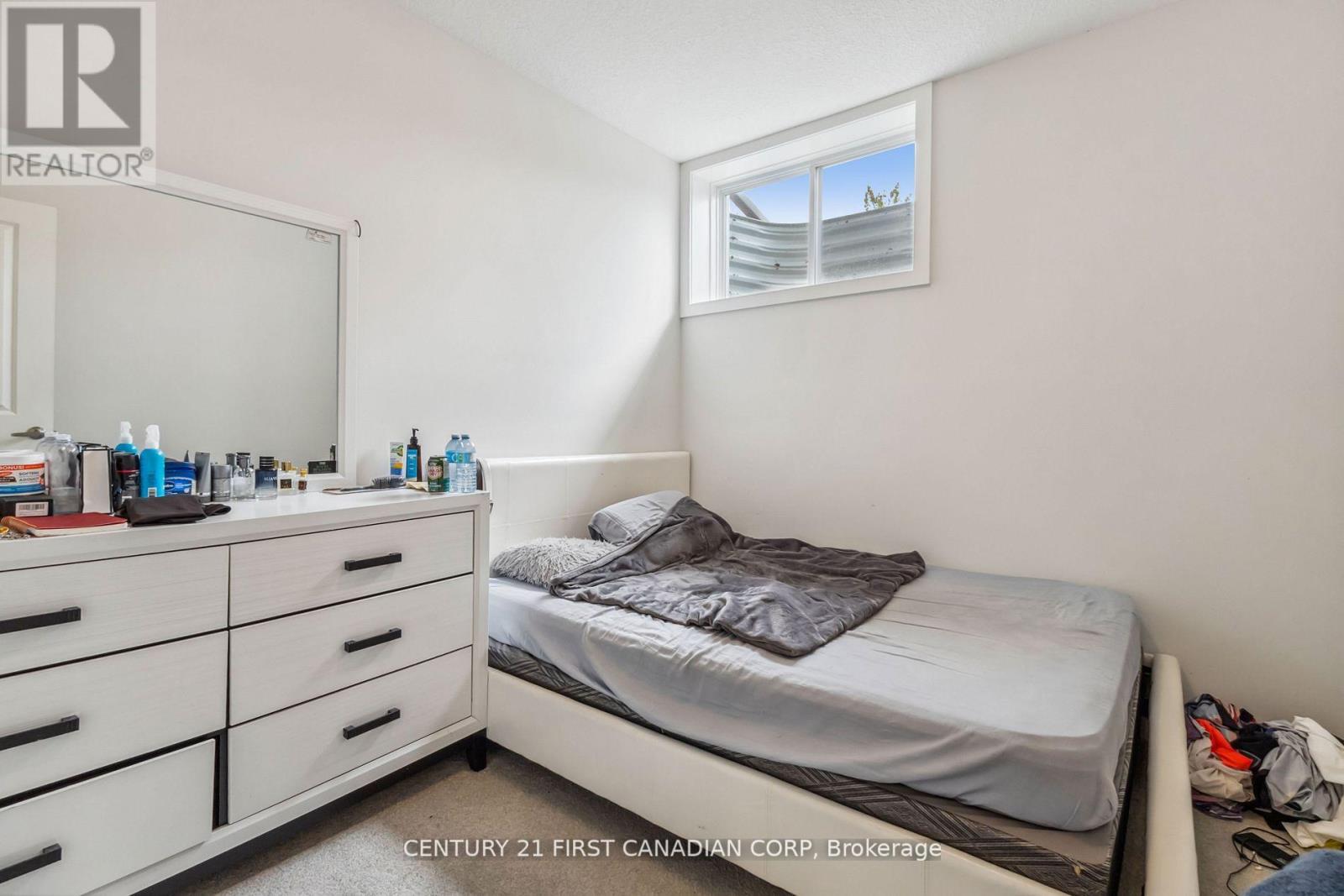#21 990 DEVERON CRESCENT - 38