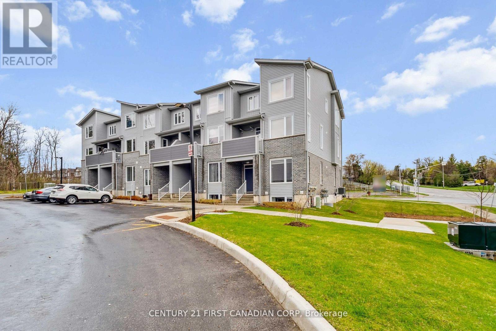 #21 990 DEVERON CRESCENT - 4