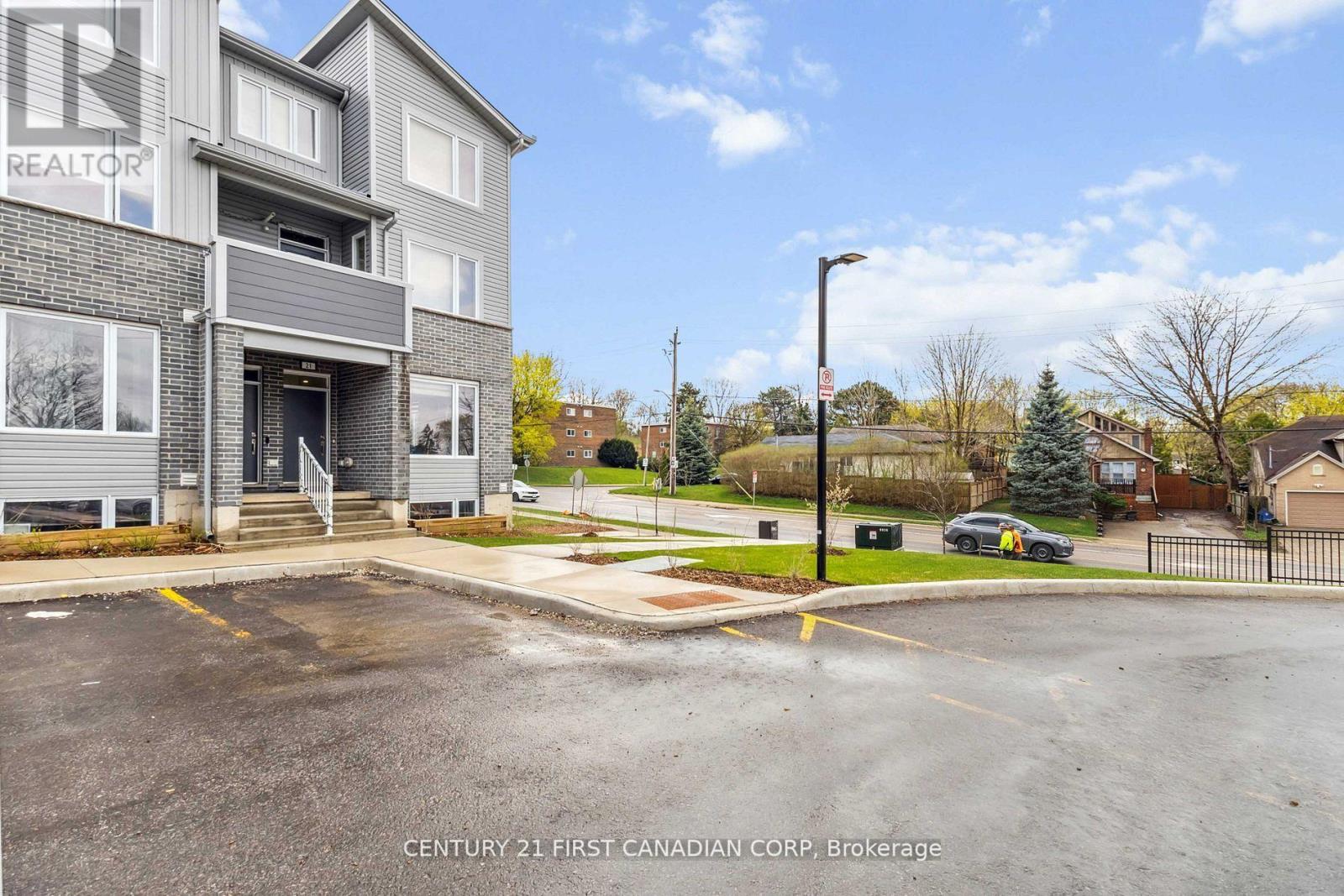 #21 990 DEVERON CRESCENT - 6