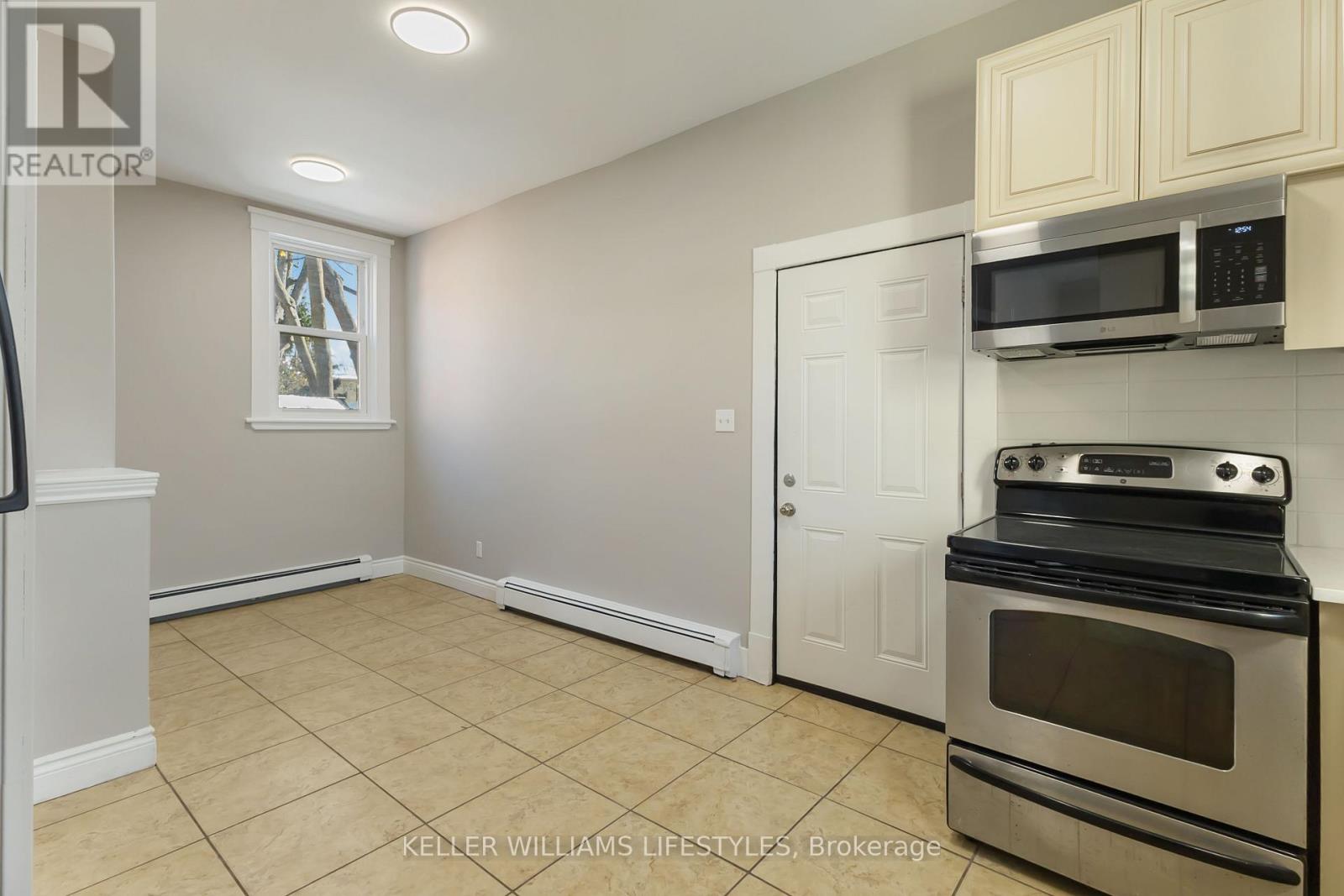 79 BEACONSFIELD AVENUE - 31