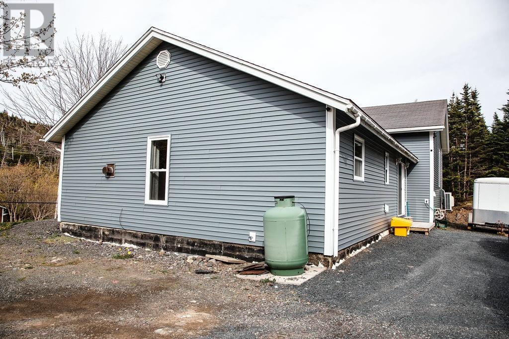 27 Main Road - 45