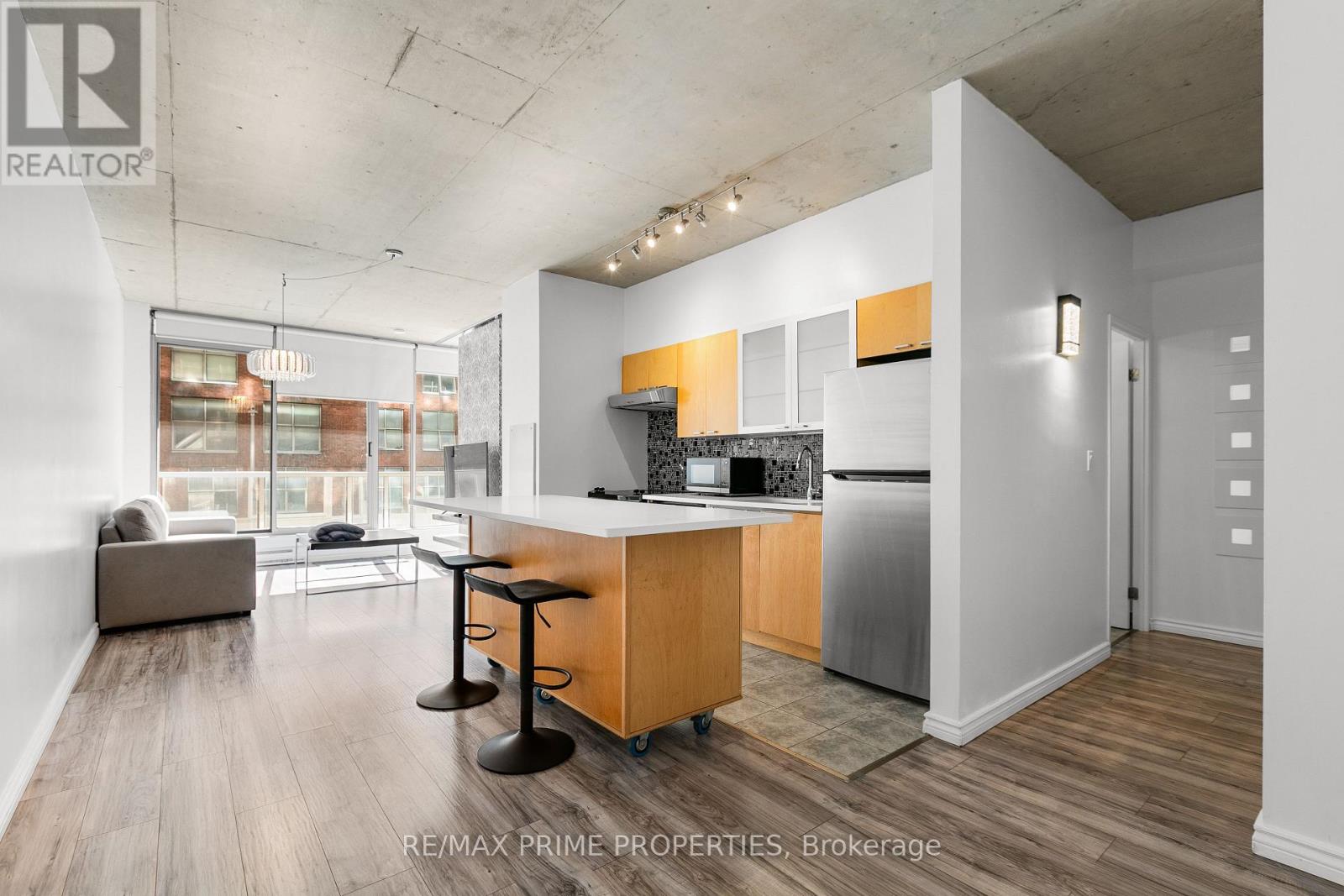 #311 383 CUMBERLAND STREET - 3