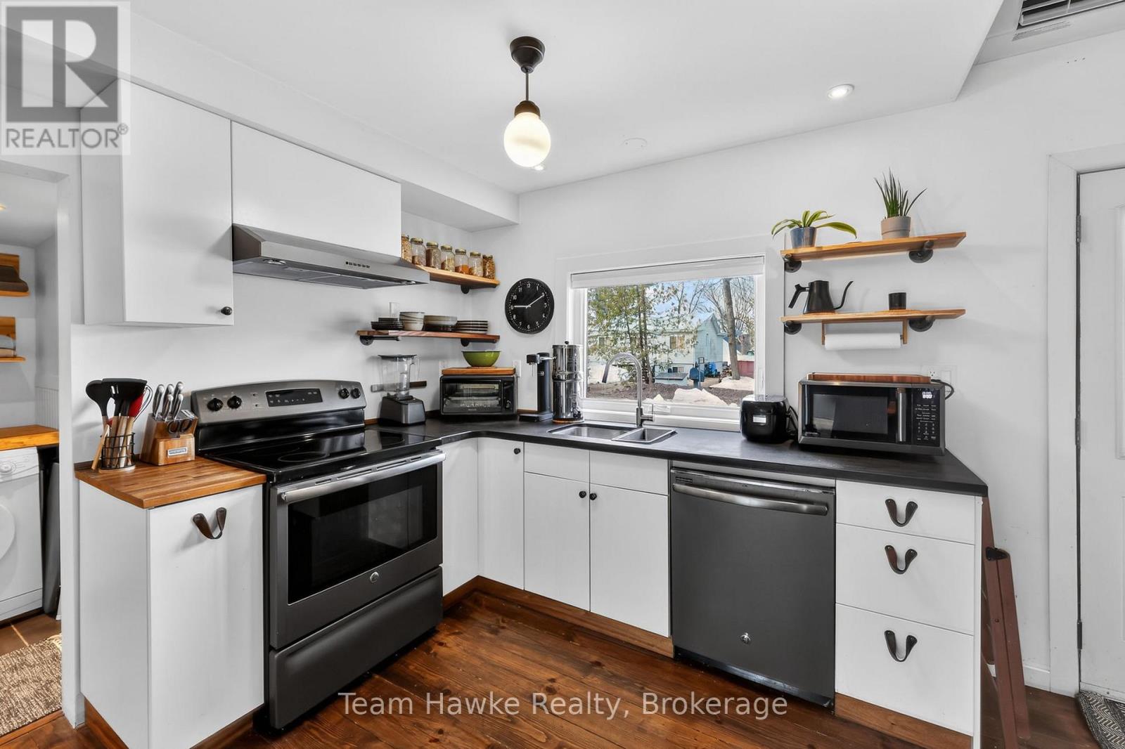 283 TINY BEACHES ROAD S - 6