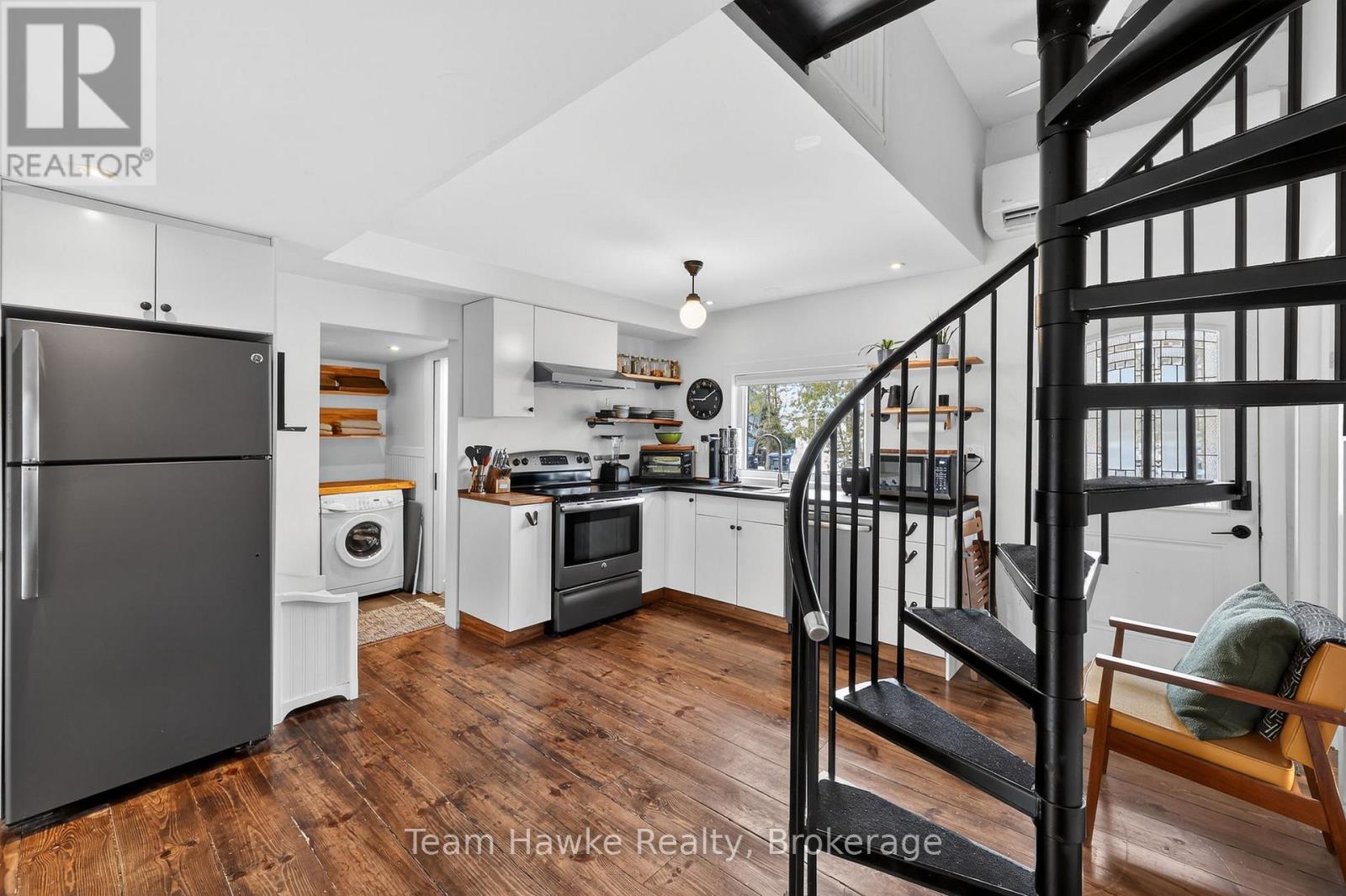 283 TINY BEACHES ROAD S - 8