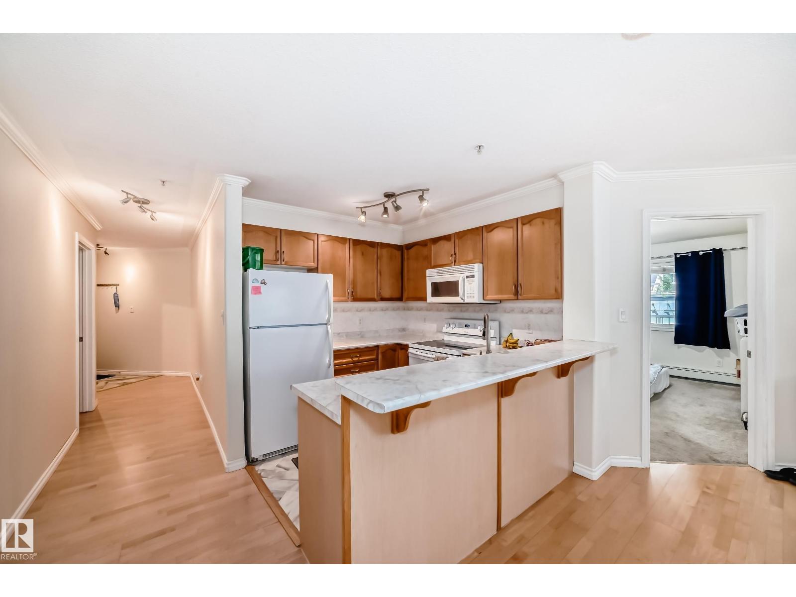#214 9938 104 ST NW - 20