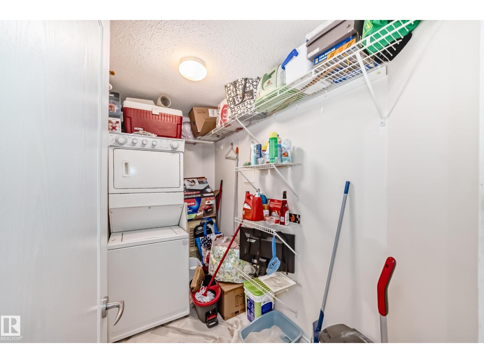 #214 9938 104 ST NW - 39